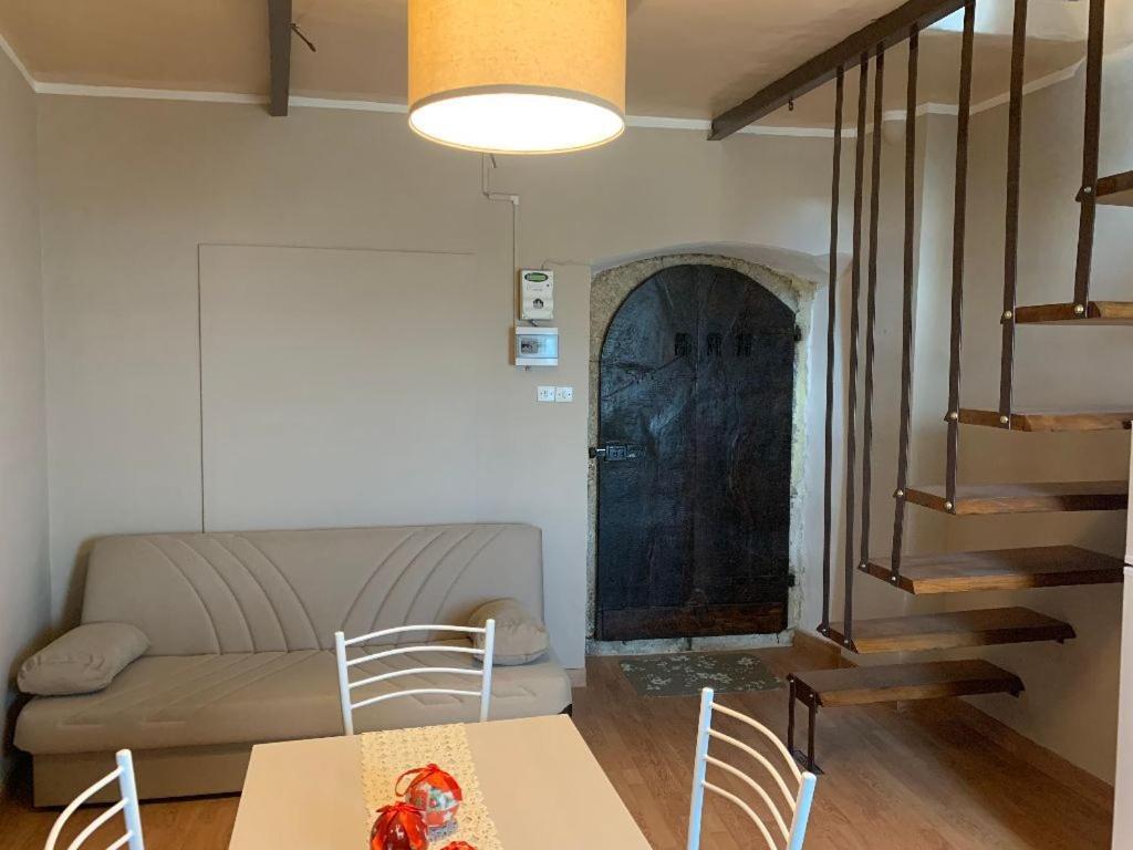 شقة La Casa Del Borgo Campoli Appennino المظهر الخارجي الصورة